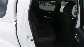 2017 Nissan Navara - Thumbnail