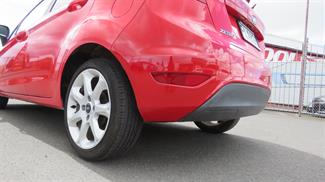 2010 Ford Fiesta - Thumbnail