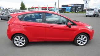 2010 Ford Fiesta - Thumbnail