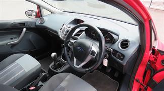 2010 Ford Fiesta - Thumbnail