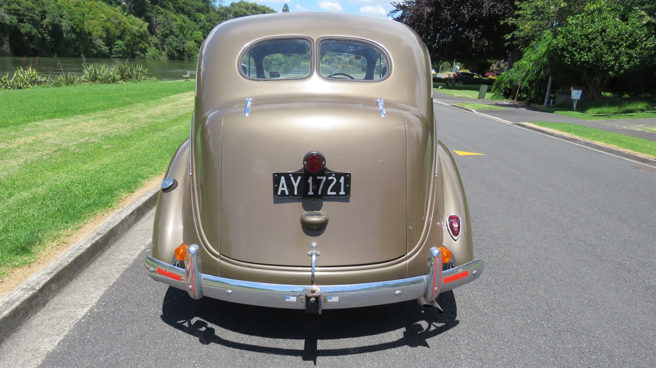 1939 Chrysler Sedan