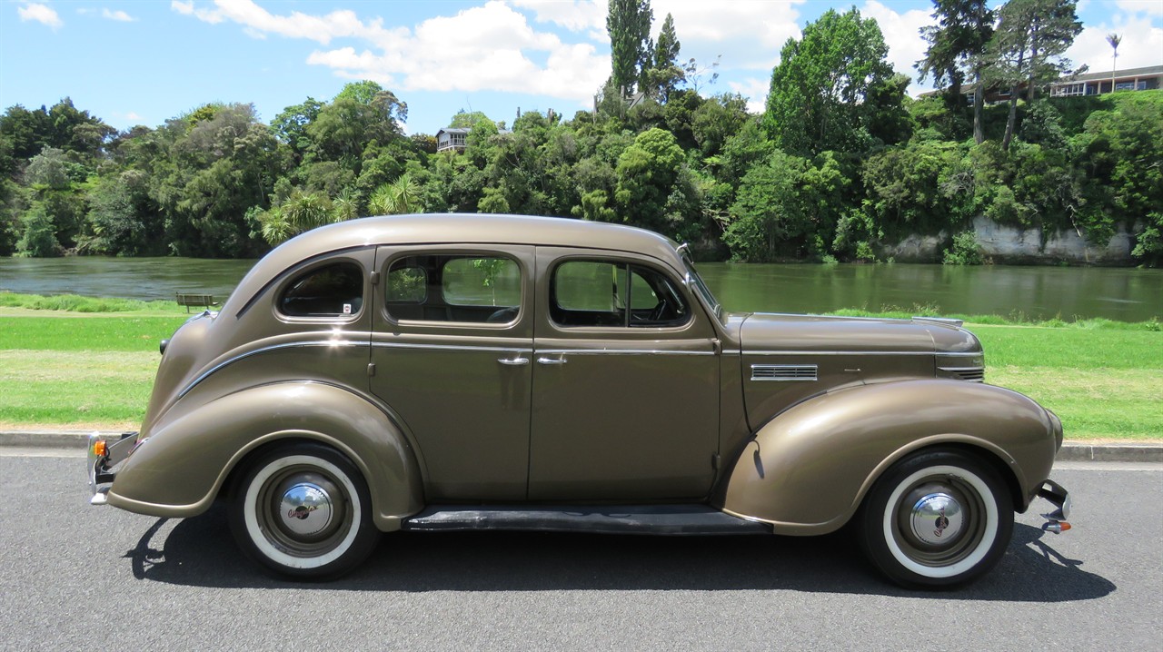 1939 Chrysler Sedan
