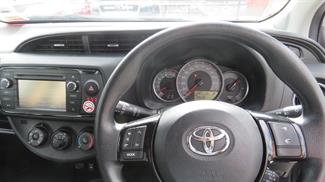 2019 Toyota Yaris - Thumbnail