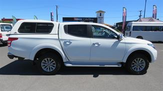 2017 Mitsubishi Triton - Thumbnail