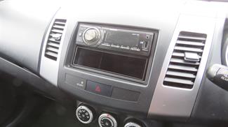 2008 Mitsubishi Outlander - Thumbnail