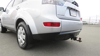 2008 Mitsubishi Outlander - Thumbnail