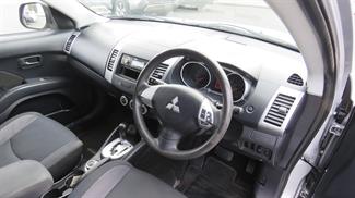 2008 Mitsubishi Outlander - Thumbnail