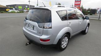 2008 Mitsubishi Outlander - Thumbnail
