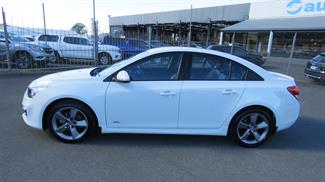 2017 Holden Cruze - Thumbnail