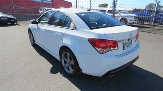 2017 Holden Cruze - Thumbnail