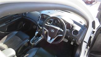 2017 Holden Cruze - Thumbnail