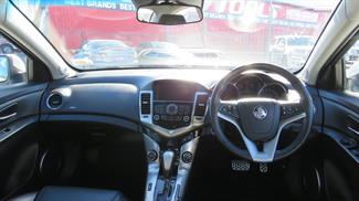 2017 Holden Cruze - Thumbnail