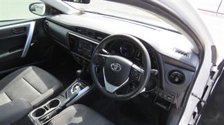 2017 Toyota Corolla - Thumbnail