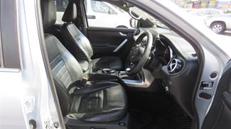 2019 Mercedes-Benz X-Class - Thumbnail