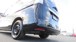 2010 Nissan Serena - Thumbnail