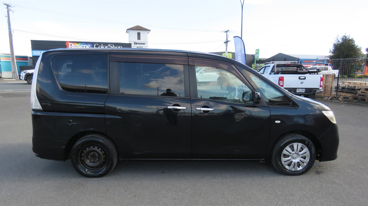 2010 Nissan Serena