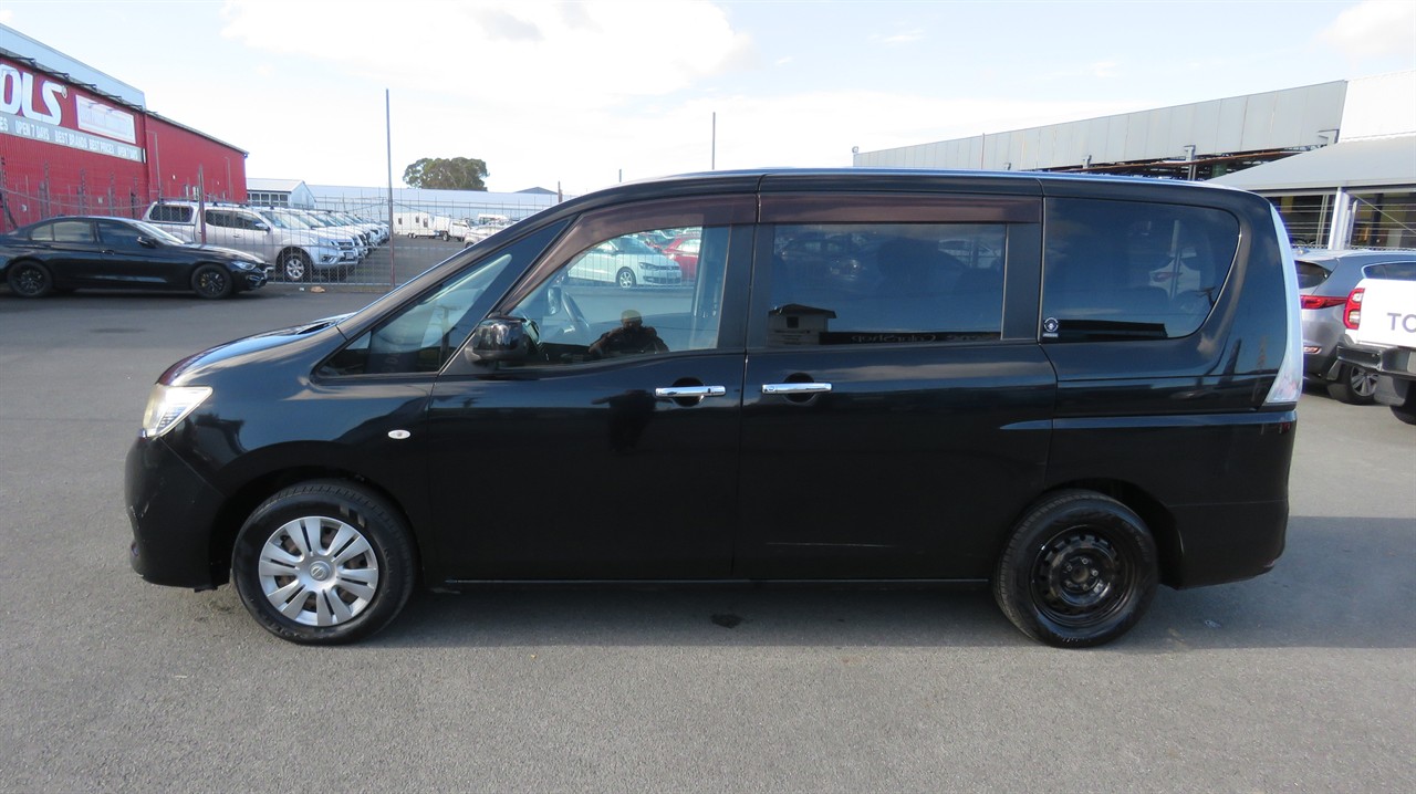 2010 Nissan Serena
