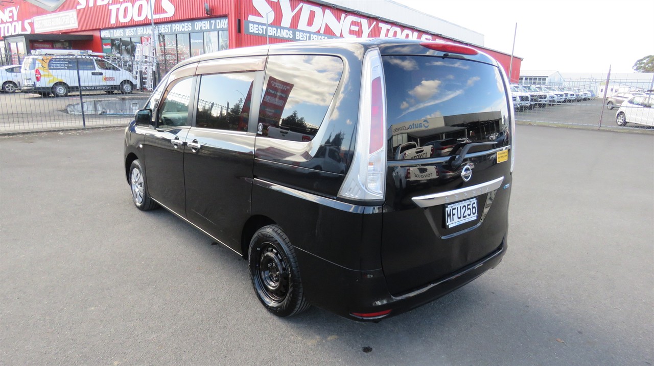 2010 Nissan Serena