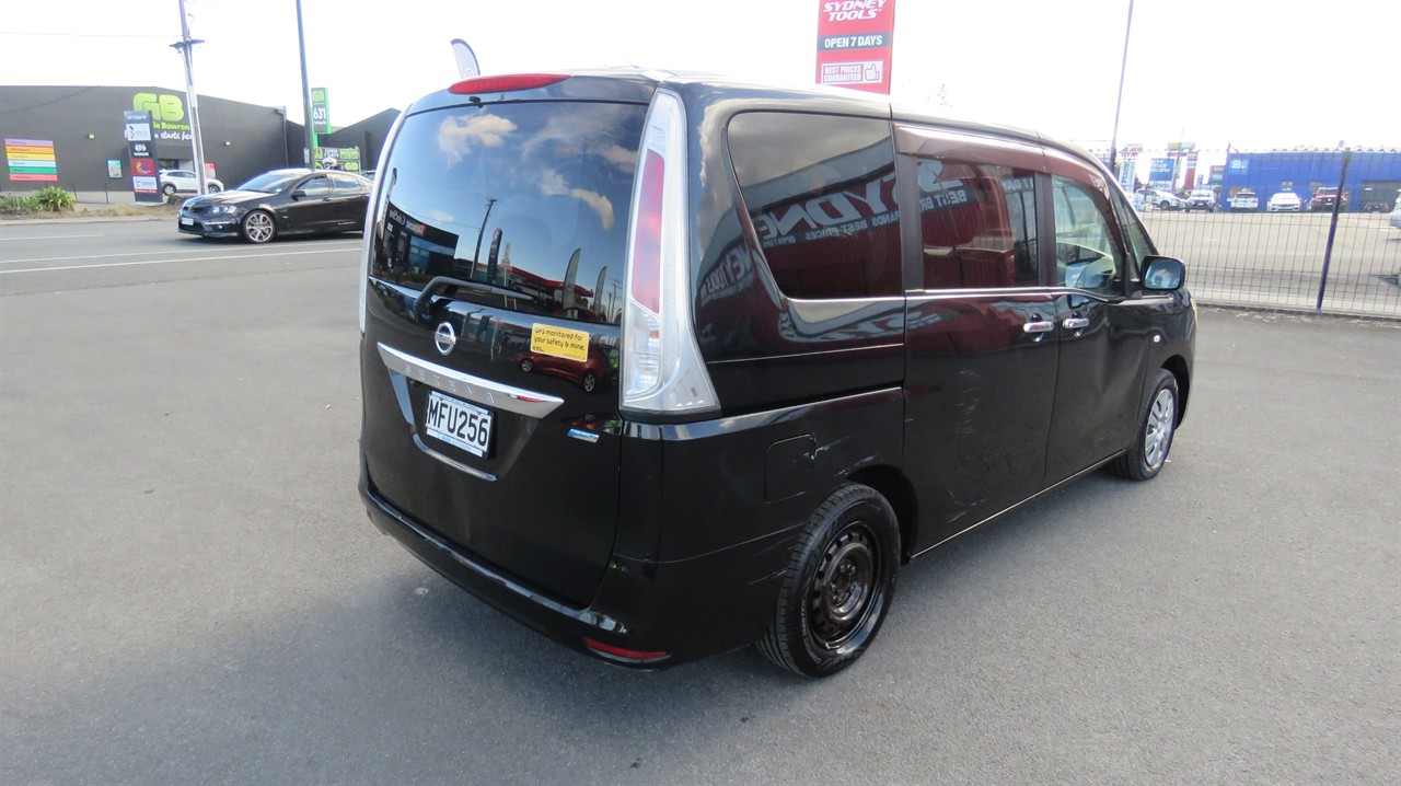 2010 Nissan Serena