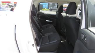 2026 Nissan Navara - Thumbnail