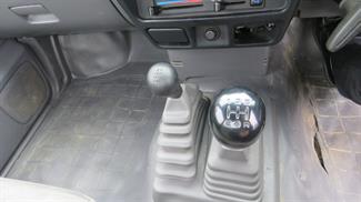 2007 Nissan Navara - Thumbnail