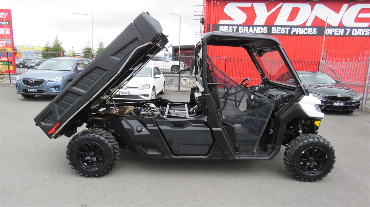 2020 Can-Am Defender