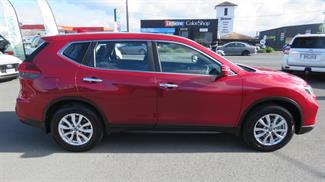 2020 Nissan X-Trail - Thumbnail