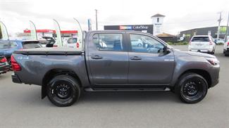 2026 Toyota Hilux - Thumbnail