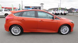 2017 Ford Focus - Thumbnail