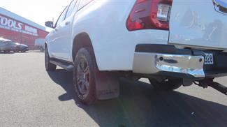 2021 Toyota Hilux - Thumbnail
