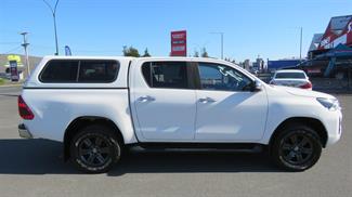 2021 Toyota Hilux - Thumbnail