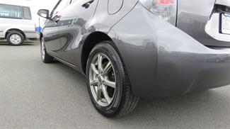 2013 Toyota Aqua - Thumbnail