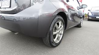 2013 Toyota Aqua - Thumbnail