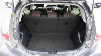 2013 Toyota Aqua - Thumbnail