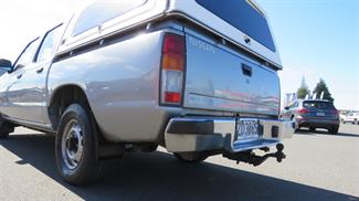 2000 Nissan Navara - Thumbnail