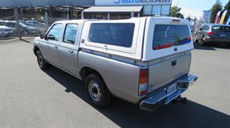 2000 Nissan Navara - Thumbnail