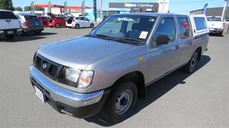 2000 Nissan Navara - Thumbnail