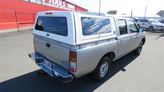 2000 Nissan Navara - Thumbnail