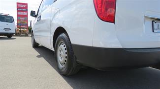 2018 Hyundai Iload - Thumbnail