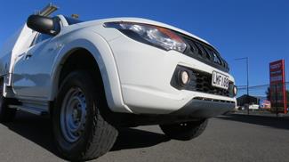 2018 Mitsubishi Triton - Thumbnail