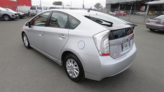 2014 Toyota Prius - Thumbnail