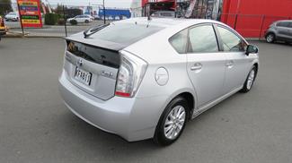 2014 Toyota Prius - Thumbnail
