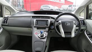 2014 Toyota Prius - Thumbnail