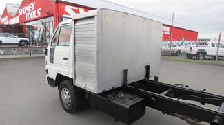 2002 Daihatsu Delta - Thumbnail