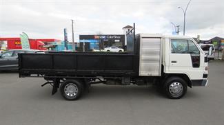 2002 Daihatsu Delta - Thumbnail