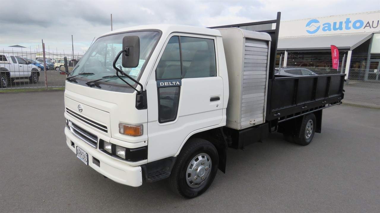 2002 Daihatsu Delta