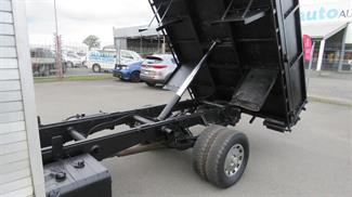 2002 Daihatsu Delta - Thumbnail