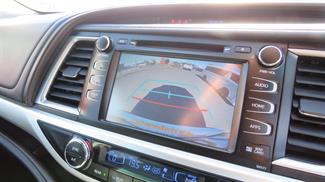 2017 Toyota Highlander - Thumbnail