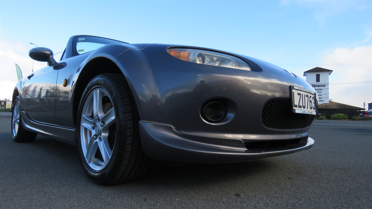 2005 Mazda Roadster