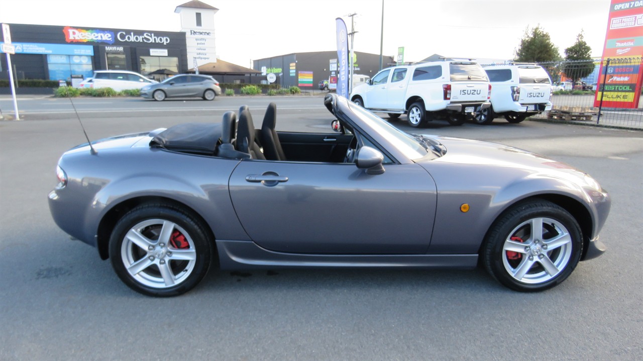 2005 Mazda Roadster